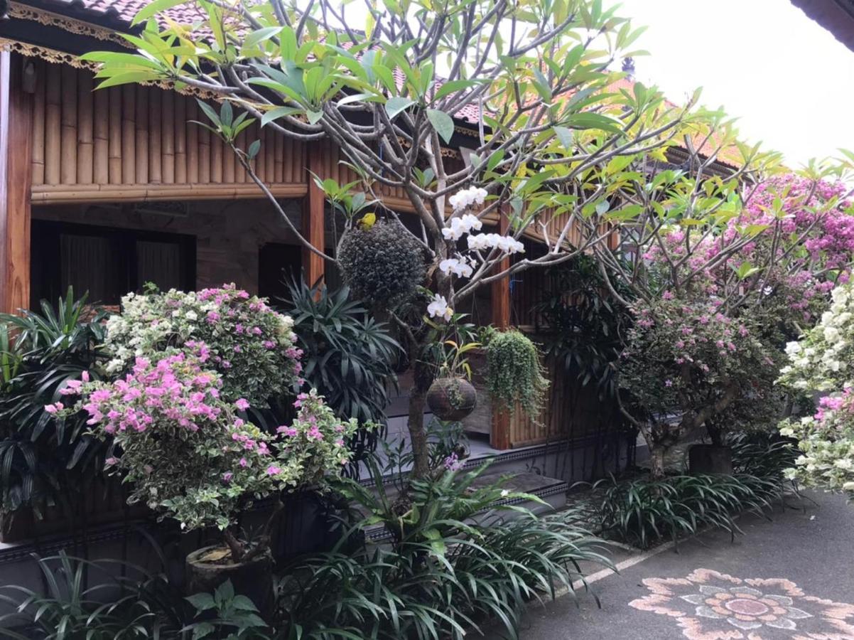 Leo Home Stay Canggu Esterno foto