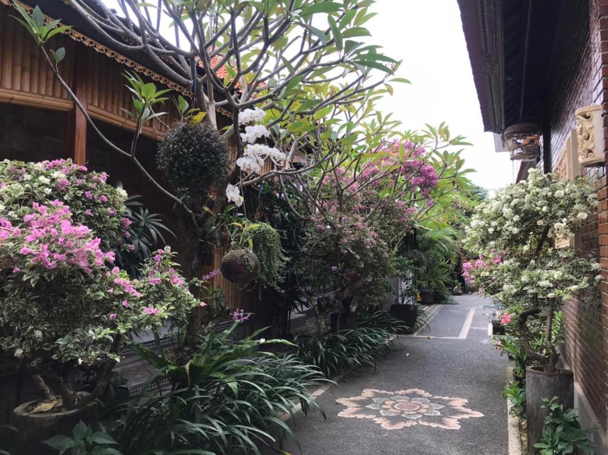 Leo Home Stay Canggu Esterno foto
